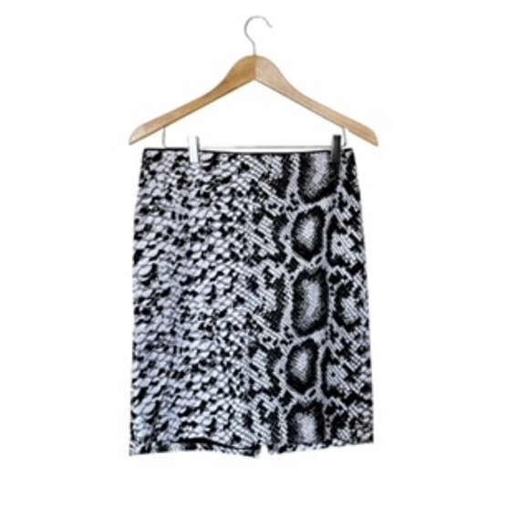 White House Black Market Skirt - Picture 2 of 4